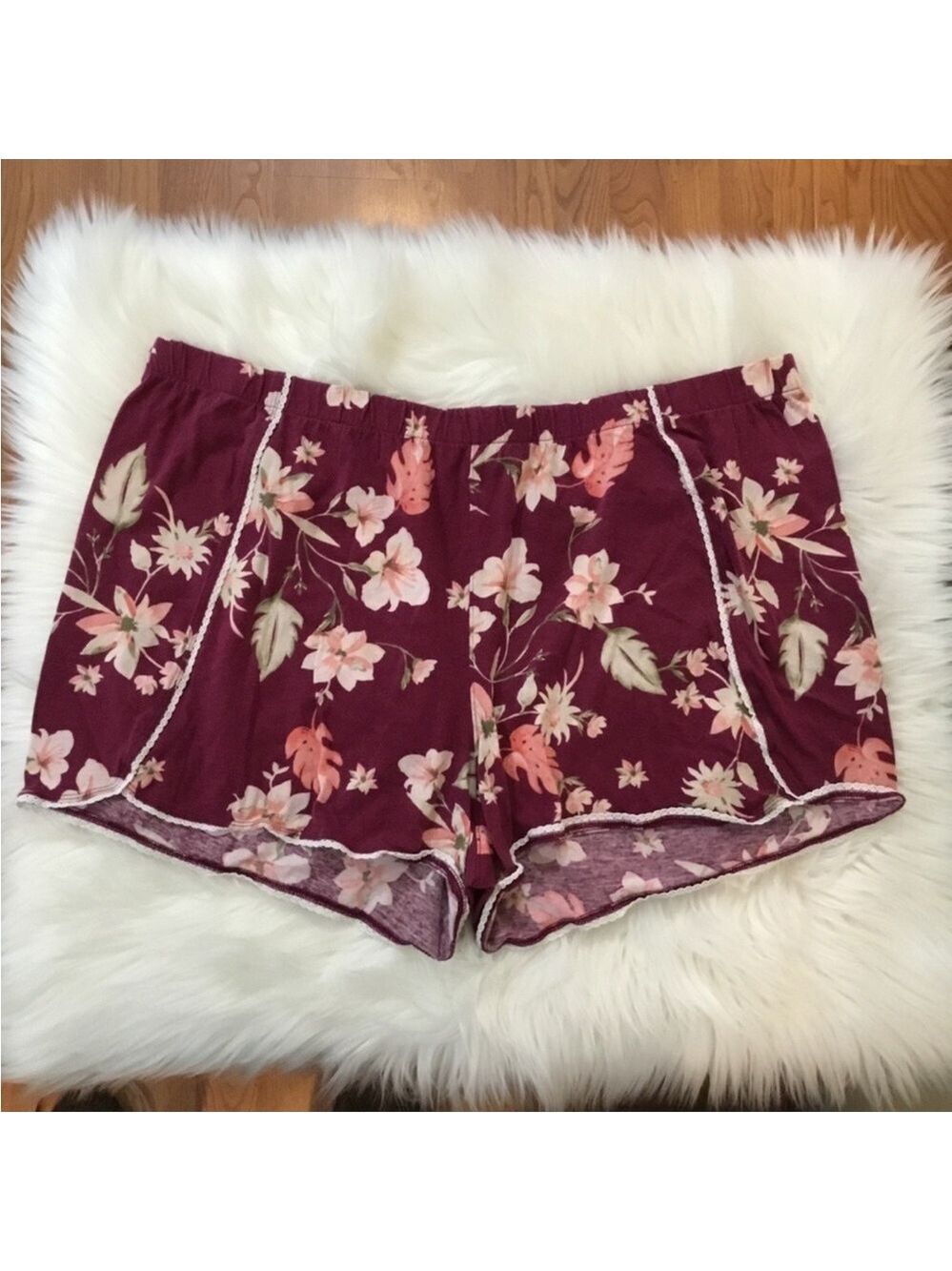 SONOMA XXL maroon floral pajama shorts
No pockets 
Lace detail (crochet …